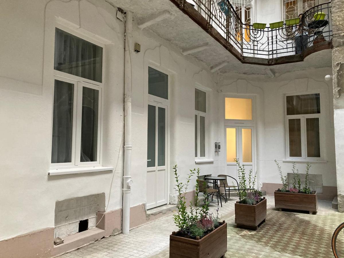 Carina Family Apartment Downtown Boedapest Buitenkant foto
